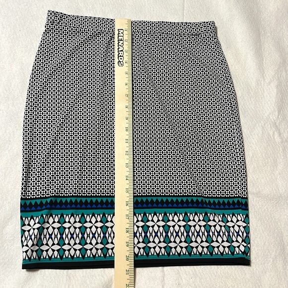 Max Studio Mini Skirt Geometric Stretchy Womens Size Small - Picture 9 of 10